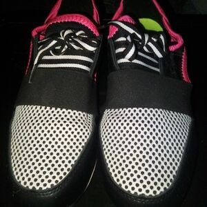 Steve Madden Black and Pink Women's Shoes